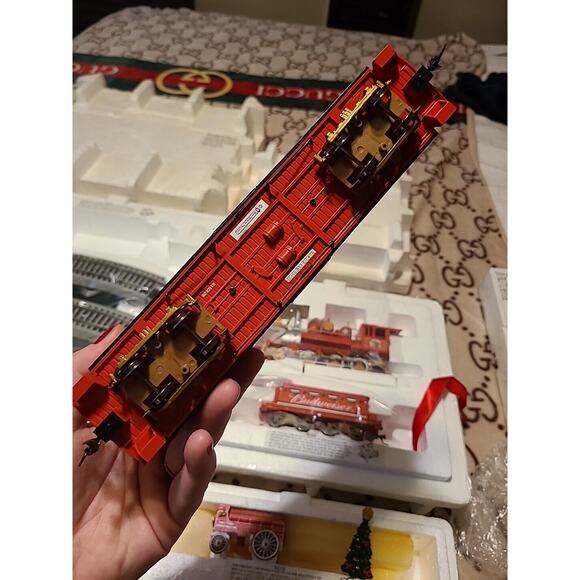 Hawthorne Village Budweiser Beer Holiday Express Train Set Masterpiece Railways - Picture 7 of 16
